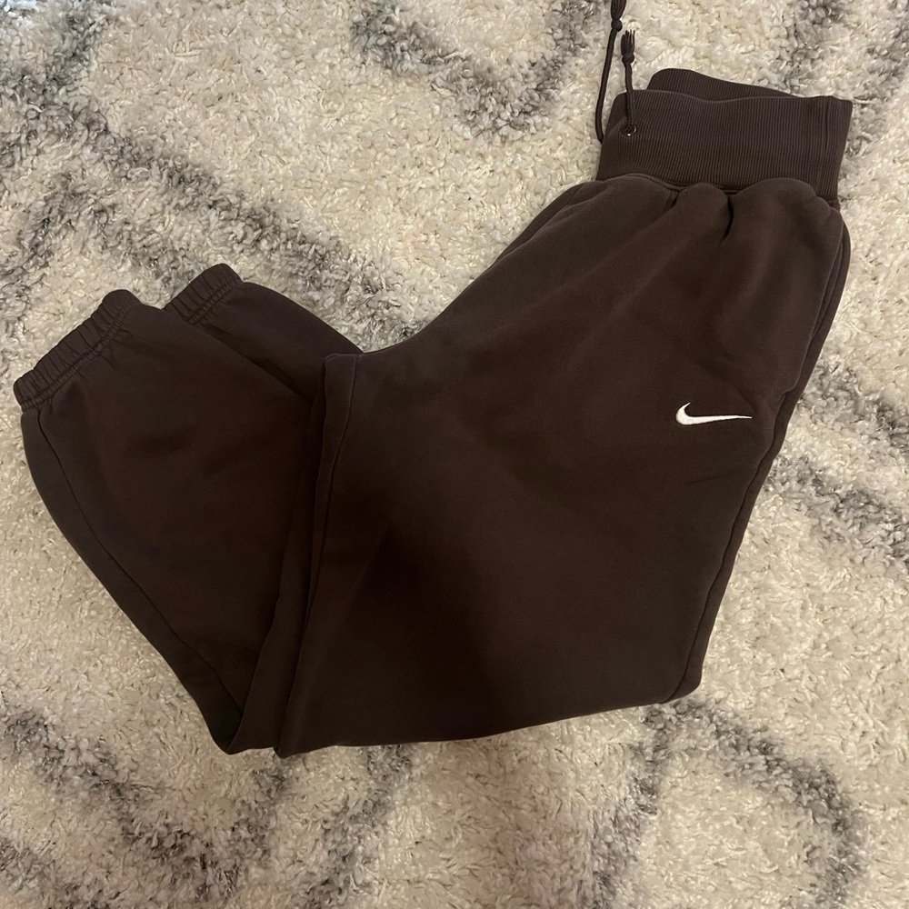 Nike Women's Brown Jogger Sweatpants